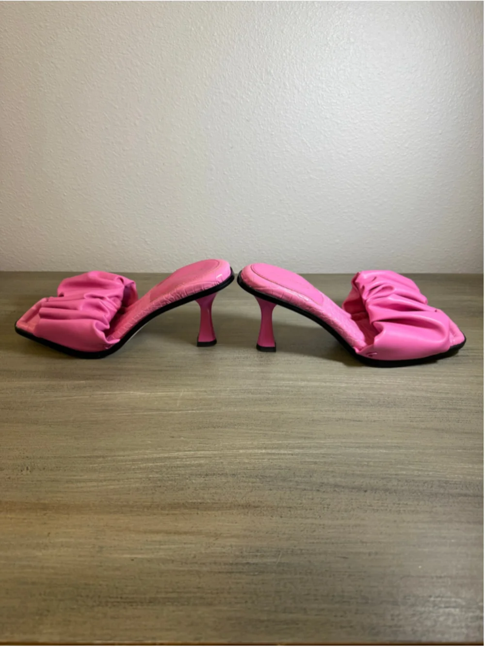 hot pink Circus NY by Sam Edelman Slade sandals ruched upper square toe sz 9